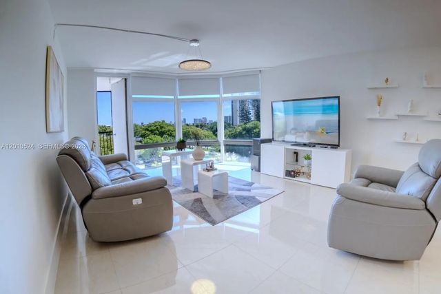 4 of 26 - 20100 W Country Club Drive #504, Aventura, FL