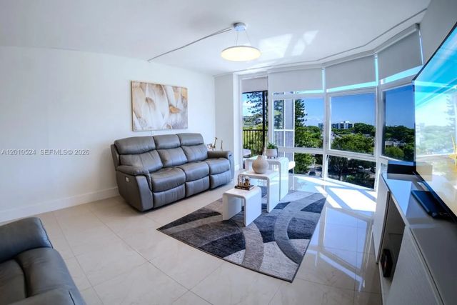5 of 26 - 20100 W Country Club Drive #504, Aventura, FL