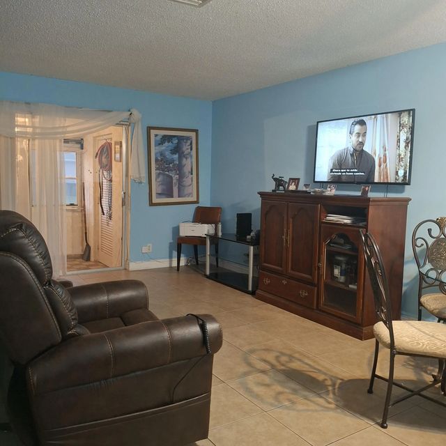 2 of 21 - 2569 Dudley Drive W #d, West Palm Beach, FL