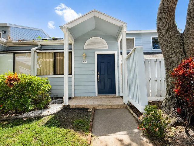 2035 Winners Circle, North Lauderdale