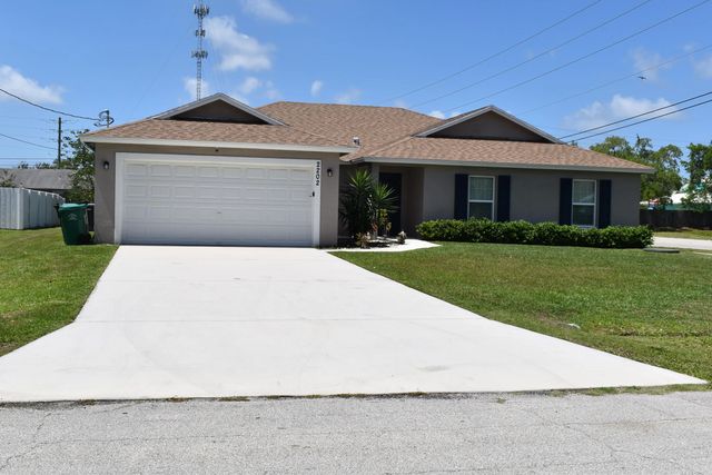 2202 Se Lucaya Street, Port St. Lucie
