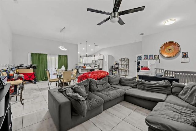 5 of 35 - 115 Sw Glenwood Drive, Port St. Lucie, FL