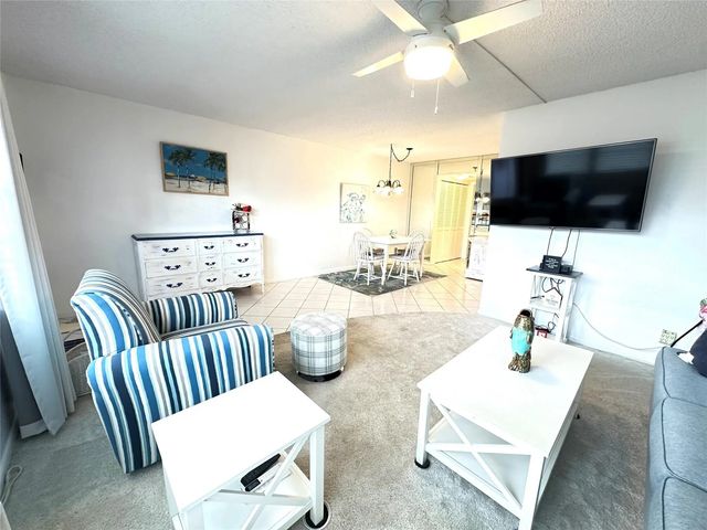 3 of 60 - 131 Oakridge J, Deerfield Beach, FL