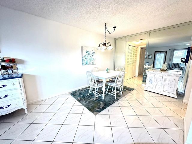 5 of 60 - 131 Oakridge J, Deerfield Beach, FL