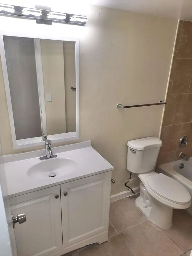 5 of 22 - 1500 N Congress Avenue #b29, West Palm Beach, FL
