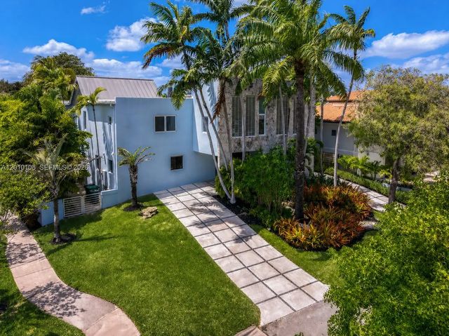 690 Warren Lane, Key Biscayne