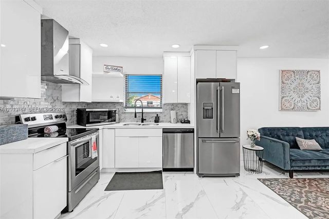 5 of 15 - 2338 Fillmore Street #2a, Hollywood, FL