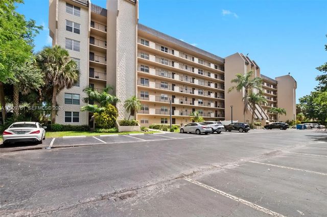 3300 W Rolling Hills Circle #510, Davie