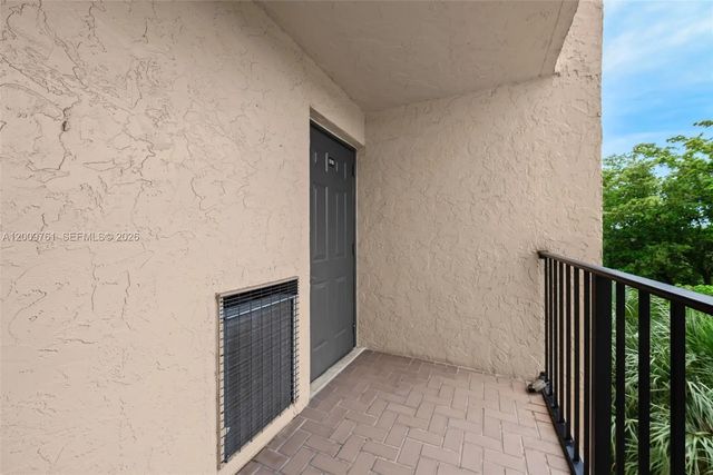 3 of 30 - 3300 W Rolling Hills Circle #510, Davie, FL
