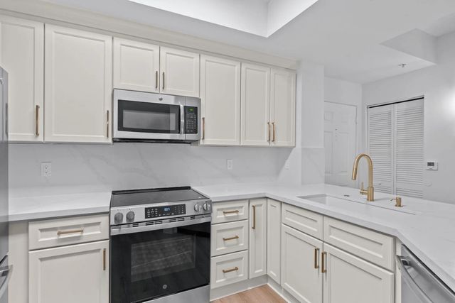 5 of 46 - 720 S Sapodilla Avenue #106, West Palm Beach, FL