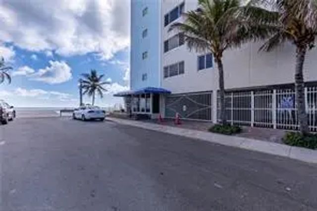 4 of 18 - 300 Oregon Street #409, Hollywood, FL