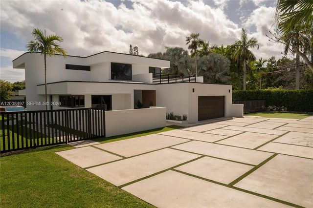 10475 Sw 72nd Avenue, Pinecrest