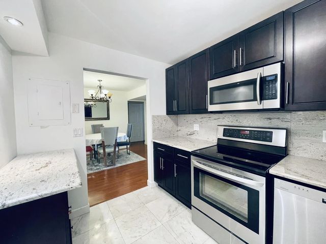 3 of 27 - 7000 Nw 17th Street #203, Plantation, FL
