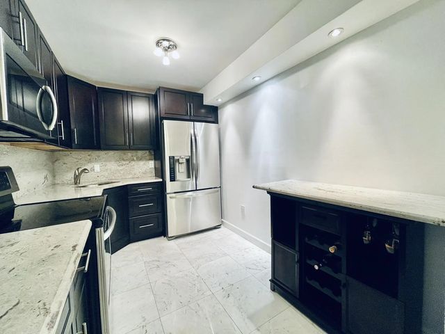 5 of 27 - 7000 Nw 17th Street #203, Plantation, FL