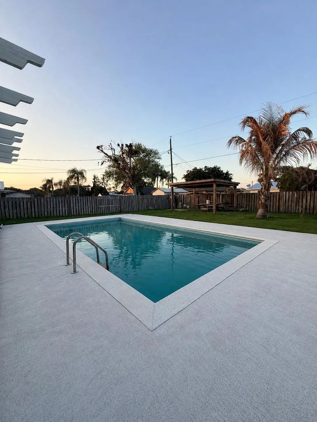 4 of 18 - 435 Se Asbury Lane, Port St. Lucie, FL