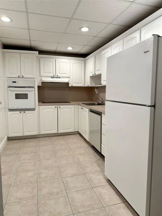 4 of 23 - 19390 Collins Avenue #1510, Sunny Isles Beach, FL