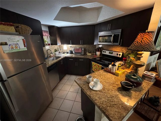 5 of 35 - 8225 Lake Drive #404, Doral, FL