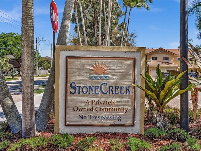7659 N Stonecreek Circle, Davie