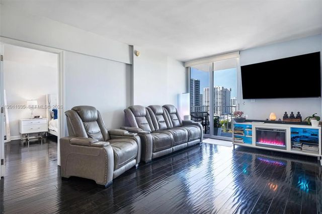 3 of 42 - 2829 Indian Creek Drive #1209, Miami Beach, FL
