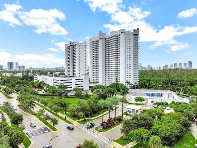 15051 Royal Oaks Lane #1605, North Miami
