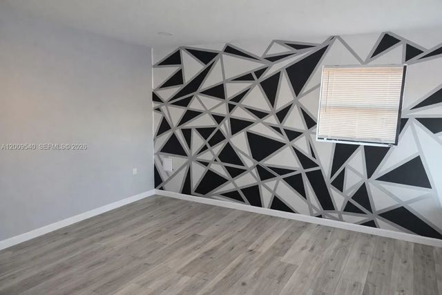 2 of 10 - 1822 N Dixie Highway, Hollywood, FL