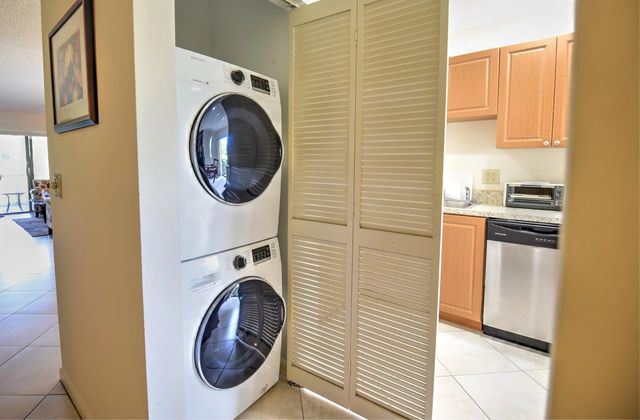 5 of 24 - 28 W Stratford Ln W #c, Boynton Beach, FL