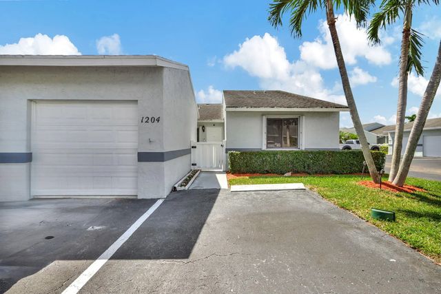 2640 W Gately Dr Drive W #1204, West Palm Beach