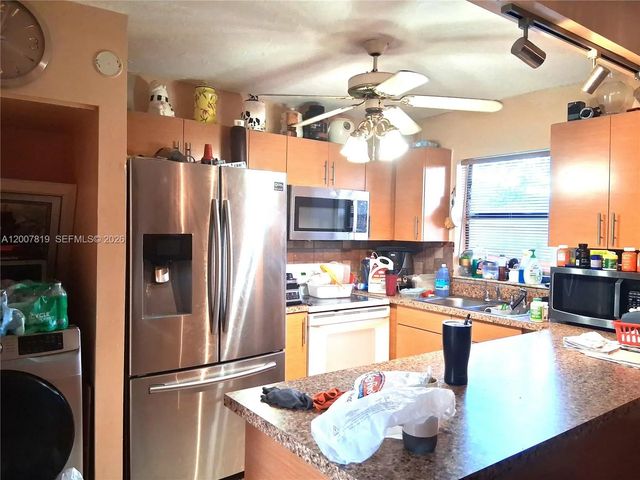 4 of 14 - 3429 Sw 52nd Avenue, Pembroke Park, FL