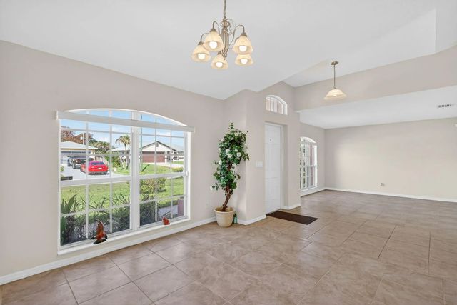 5 of 33 - 1885 Sw Morelia Lane, Port St. Lucie, FL