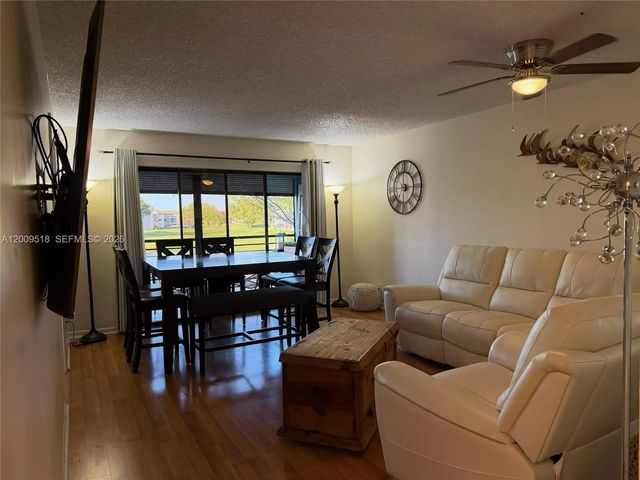 5 of 17 - 10467 Sunrise Lakes Boulevard #205, Sunrise, FL