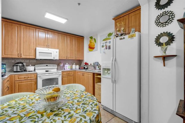 3 of 29 - 8031 W 36th Avenue #1, Hialeah, FL
