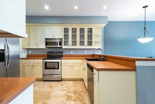 2 of 17 - 5 Island Avenue #le, Miami Beach, FL
