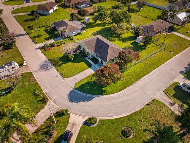 4 of 23 - 1462 Se North Balcourt Court Se, Port St. Lucie, FL