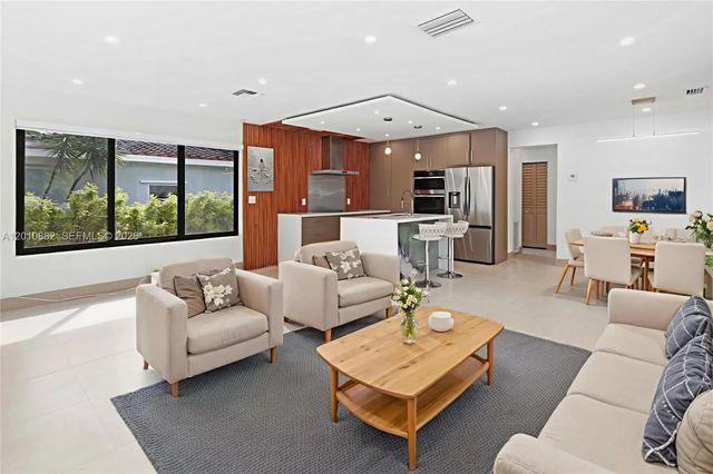 2 of 33 - 1620 Mckinley Street, Hollywood, FL