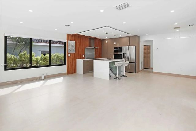 5 of 33 - 1620 Mckinley Street, Hollywood, FL