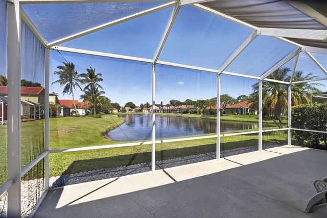 3 of 35 - 2097 Bonisle Circle, Riviera Beach, FL