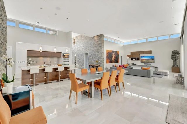 907 Diplomat Parkway, Hallandale Beach
