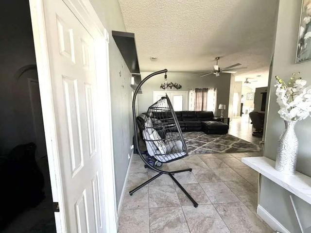 4 of 16 - 523 Sw Gale Lane, Port St. Lucie, FL