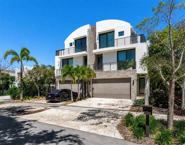 2 of 31 - 104 Ne 16th Terrace, Fort Lauderdale, FL