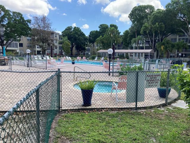 3 of 28 - 2998 Nw 48th Terrace #332, Lauderdale Lakes, FL