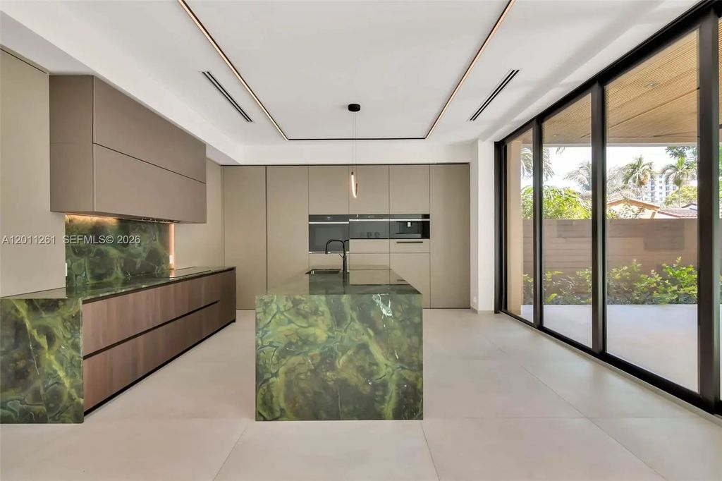 135 Sw 29th Road, Miami