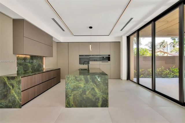 135 Sw 29th Road, Miami