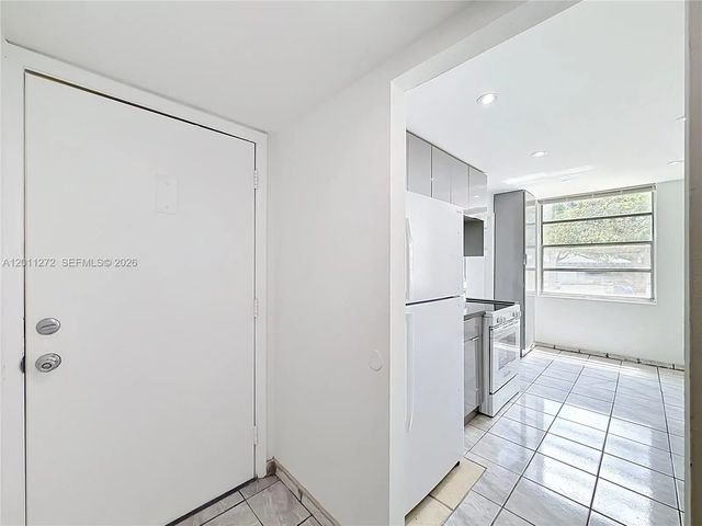 3 of 21 - 16400 Ne 17th Avenue #206, North Miami Beach, FL
