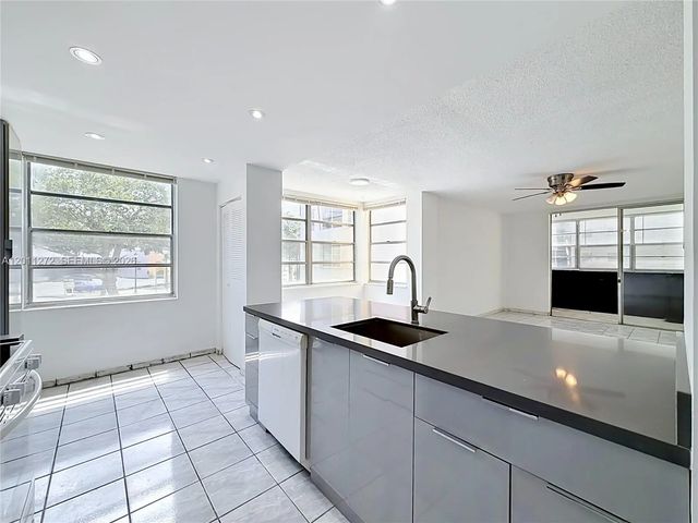 5 of 21 - 16400 Ne 17th Avenue #206, North Miami Beach, FL