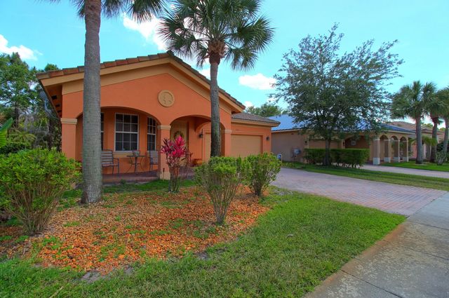 3 of 26 - 1796 Sw Jamesport Drive, Port St. Lucie, FL