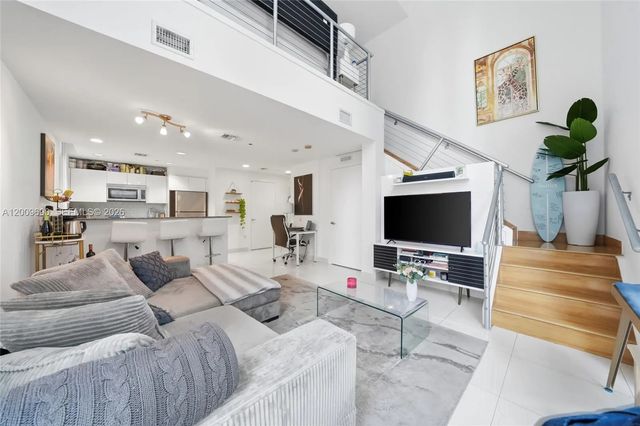 1050 Brickell Avenue #1002, Miami