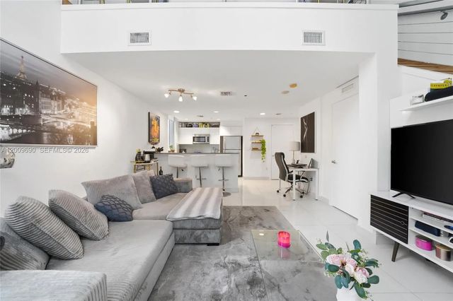 3 of 18 - 1050 Brickell Avenue #1002, Miami, FL
