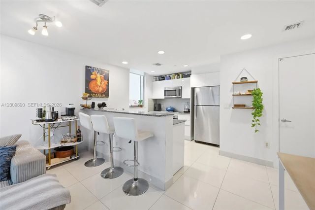 4 of 18 - 1050 Brickell Avenue #1002, Miami, FL