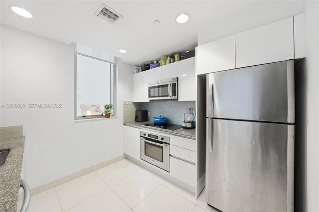 5 of 18 - 1050 Brickell Avenue #1002, Miami, FL
