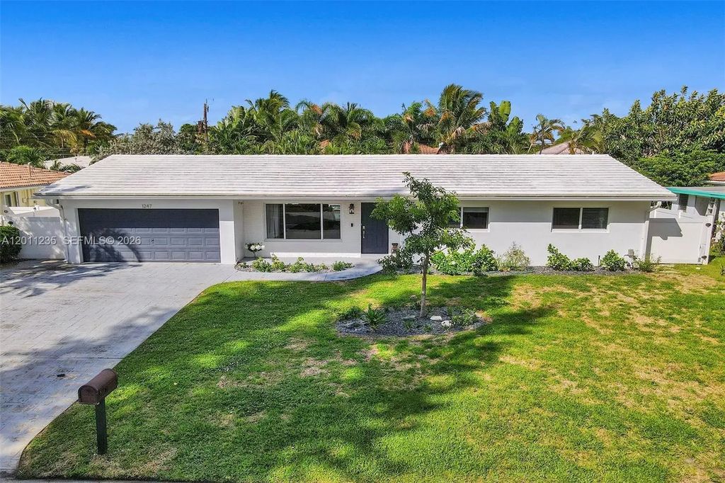 1247 Se 7th Court, Deerfield Beach